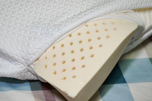 最高30倍差价,羽绒枕对比化纤 乳胶 荞麦枕到底贵在哪